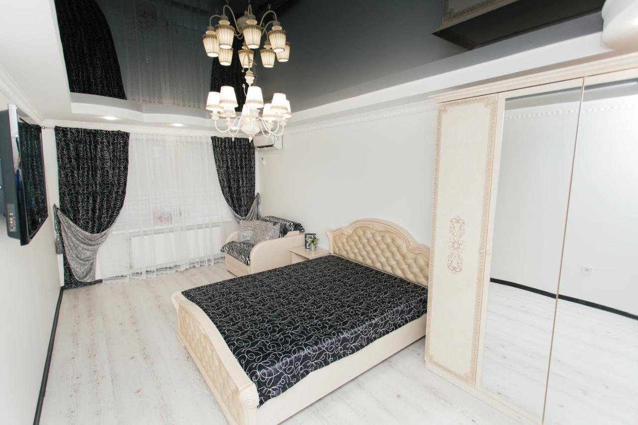 De Luxe Apartments Centr Illinskaya 苏梅 外观 照片