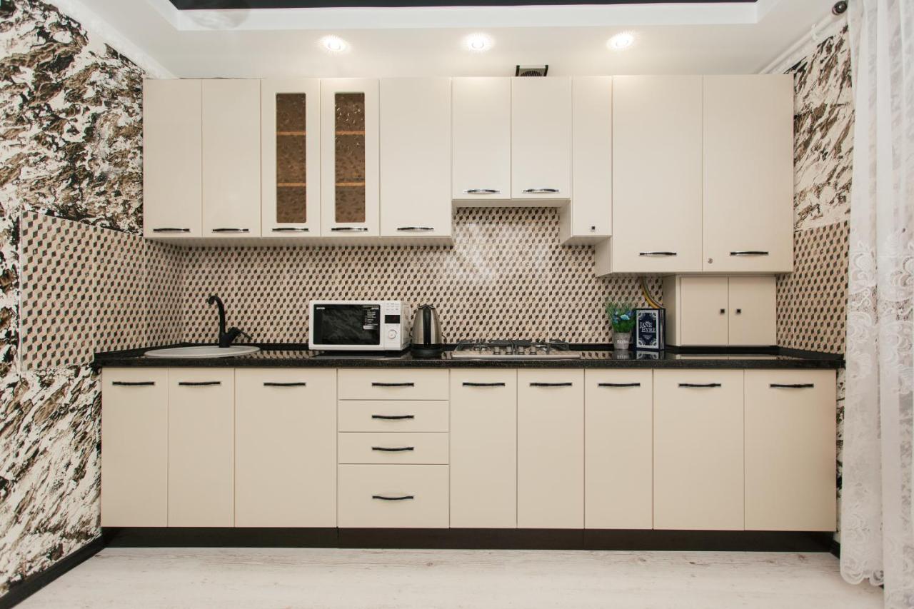 De Luxe Apartments Centr Illinskaya 苏梅 外观 照片