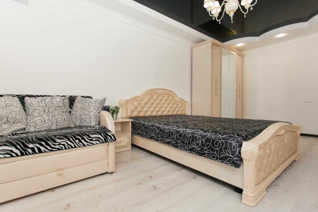 De Luxe Apartments Centr Illinskaya 苏梅 外观 照片